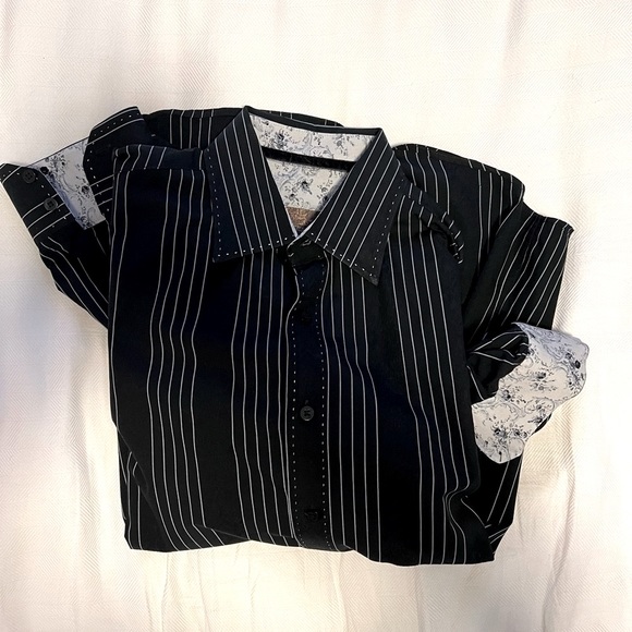 Mens button down with cuff detail size M - Picture 4 of 9